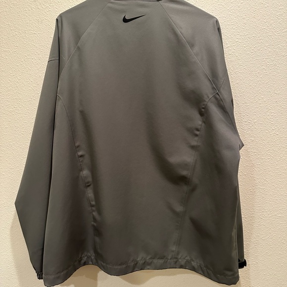 Nike Gray Windbreaker Lightweight Jacket - Picture 2 of 8